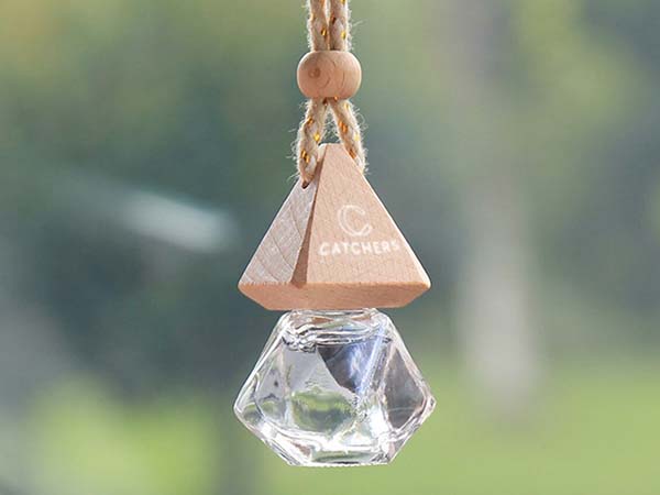 Công dụng và thành phần chính của tinh dầu treo xe