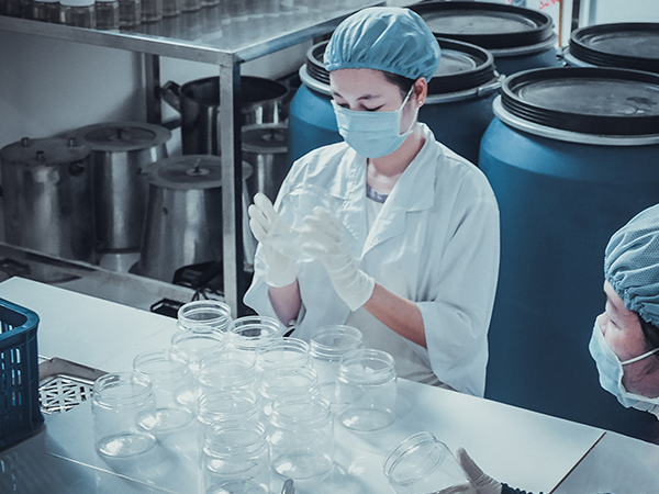 Lý do nên lựa chọn gia công tinh dầu nguyên chất tại Catchers